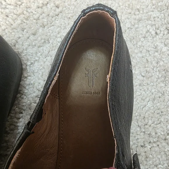 Frye Ladies Black Leather Booties Size 8 - Picture 6 of 7